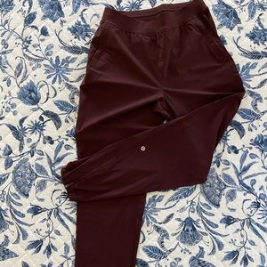 Lululemon maroon joggers - never worn size 6